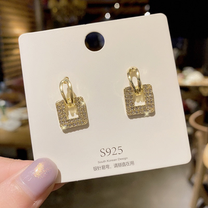 South Korea web celebrity super fairy temperament elegant Hyun fashion fashion earrings delicate purple flowers rose earrings