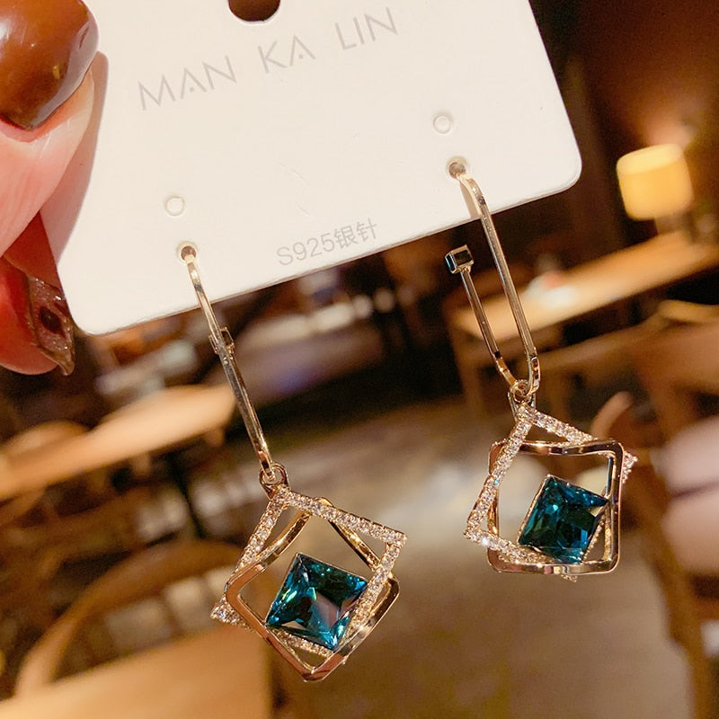 South Korea web celebrity super fairy temperament elegant Hyun fashion fashion earrings delicate purple flowers rose earrings