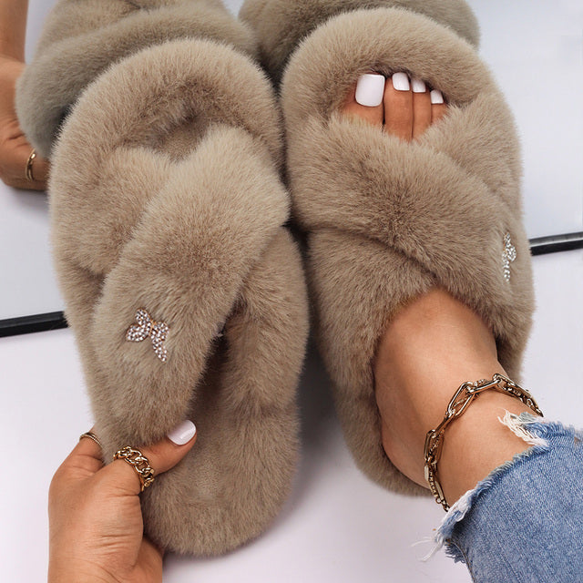 Fluffy Slippers Rhinestone Butterfly Faux Fur Slides Women Sandals Platform Flip Flops Custom Indoor Slippers Luxury Flat Shoes