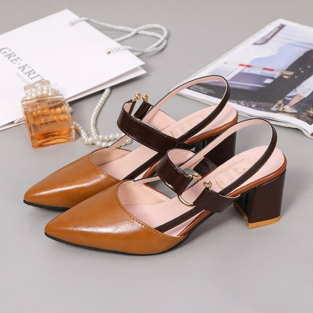 2022 Sandals Women's Summer New Pointy Chunky Sandals Large Size Women's Fashion Woman Shoes Sandals Women 2020