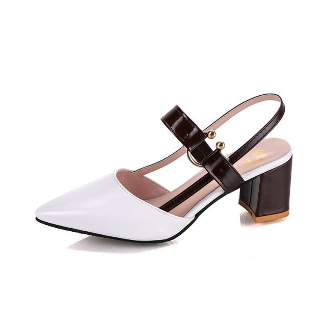 2022 Sandals Women's Summer New Pointy Chunky Sandals Large Size Women's Fashion Woman Shoes Sandals Women 2020