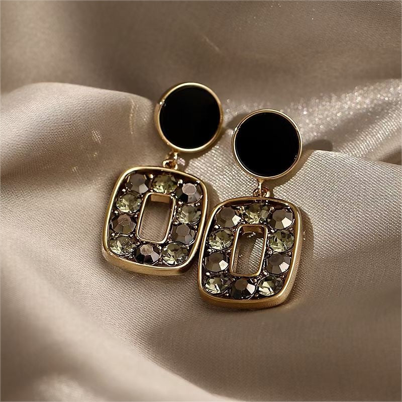 Earrings Retro Temperament Europe and America 2020 New High-quality Purple Earrings Female Exquisite Niche Fashion Stud Earrings