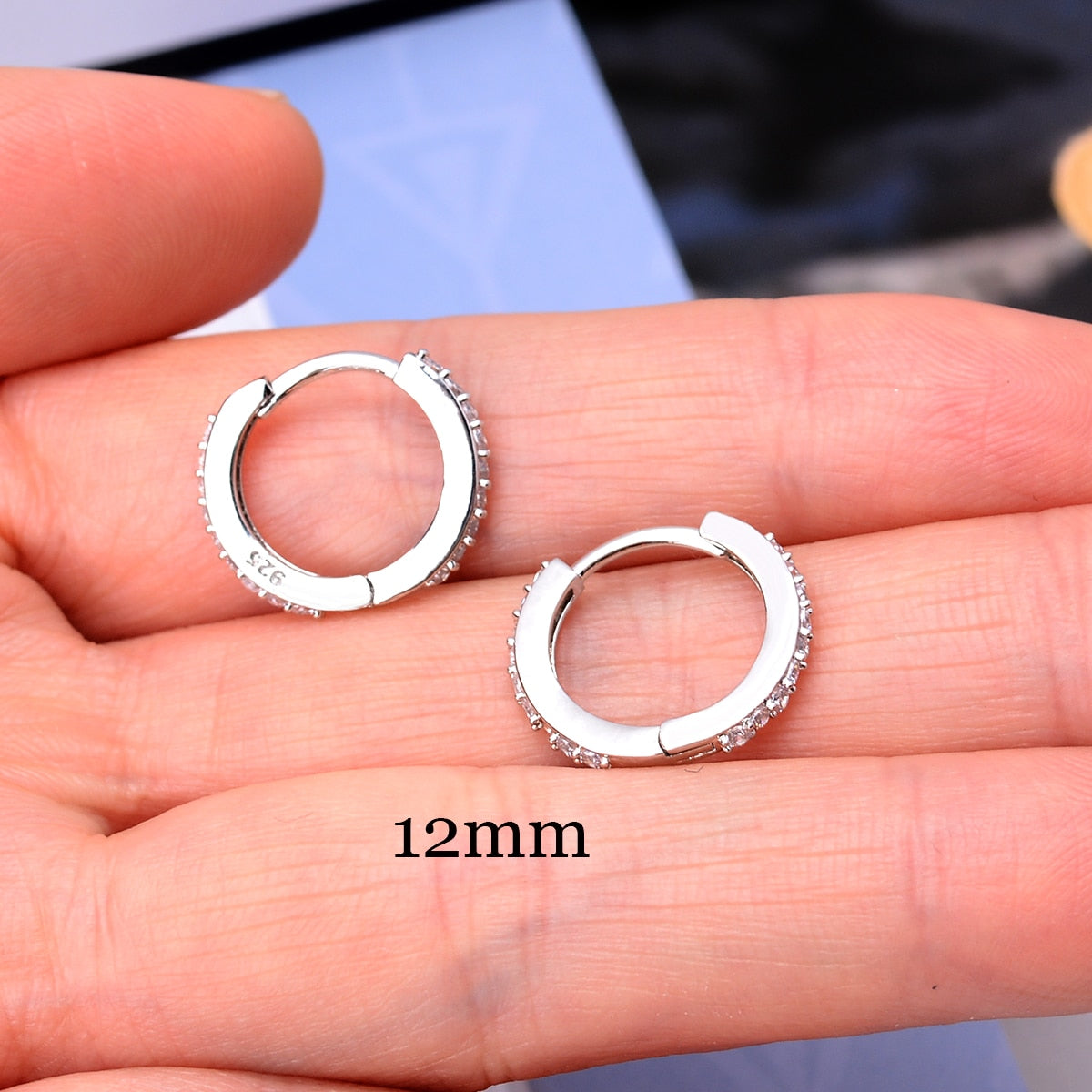 2 Pcs Rainbow Little Huggies Hoop Earrings Girl Tiny Rings Cartilage Small Helix Piercing Conch Earlobe Tragus Circle Men Hoops