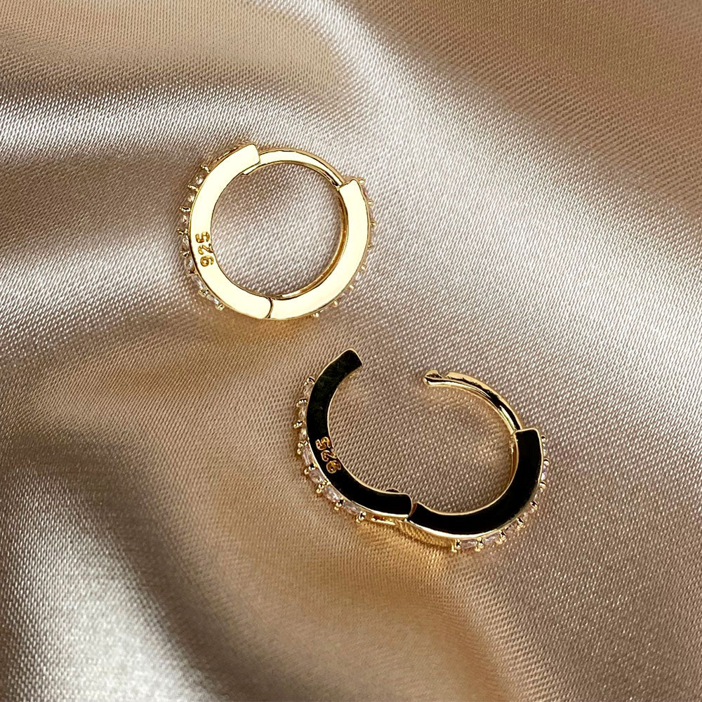 2 Pcs Rainbow Little Huggies Hoop Earrings Girl Tiny Rings Cartilage Small Helix Piercing Conch Earlobe Tragus Circle Men Hoops