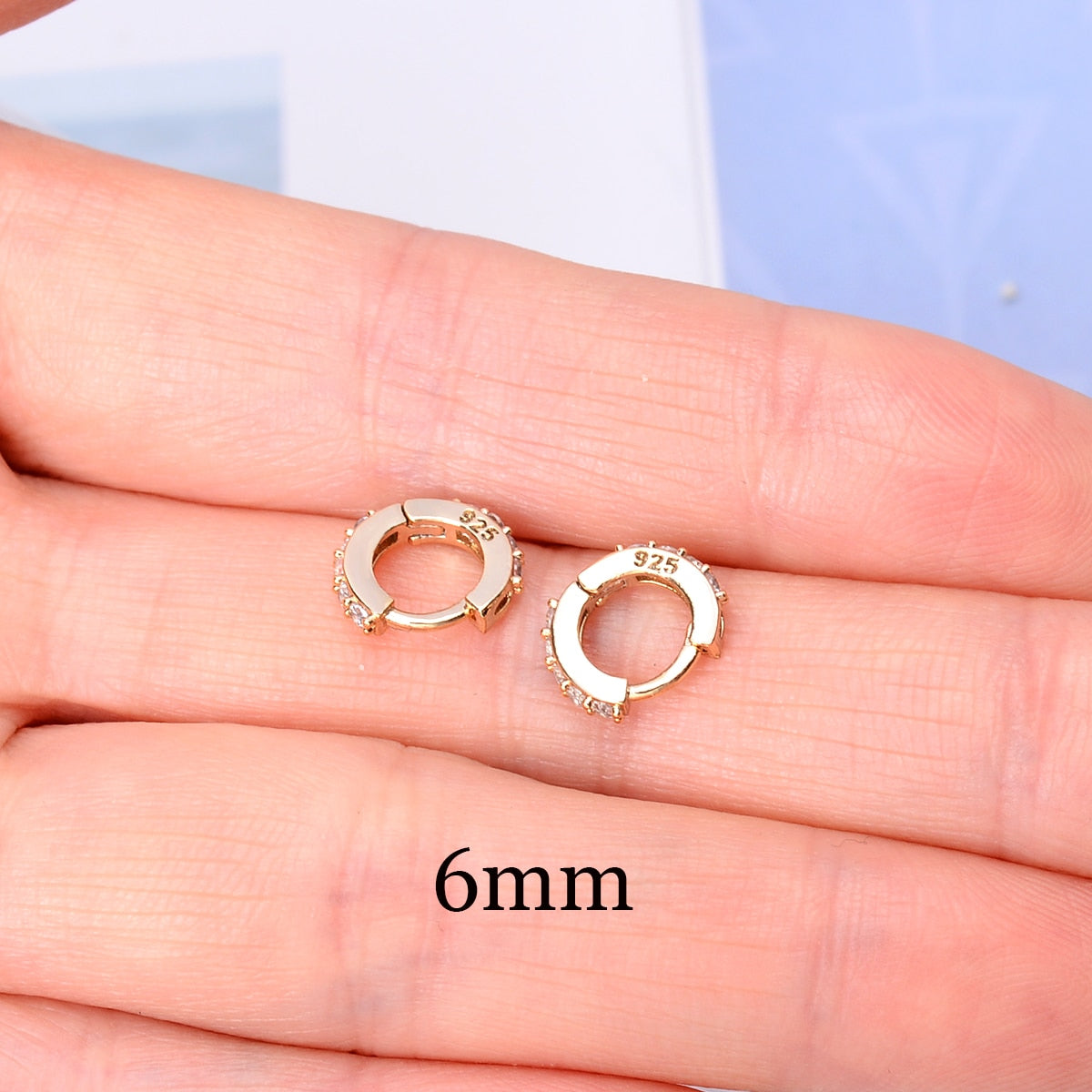 2 Pcs Rainbow Little Huggies Hoop Earrings Girl Tiny Rings Cartilage Small Helix Piercing Conch Earlobe Tragus Circle Men Hoops