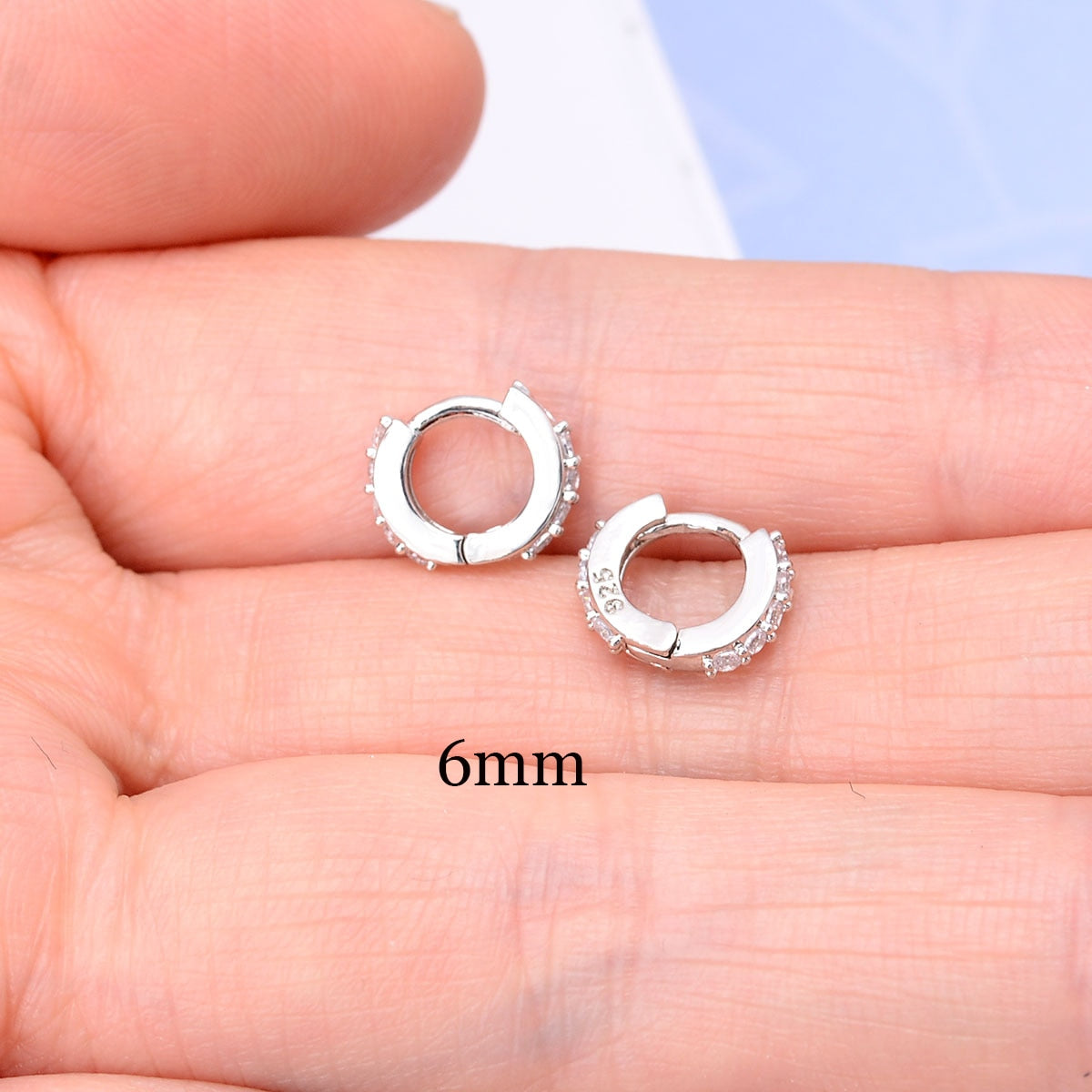 2 Pcs Rainbow Little Huggies Hoop Earrings Girl Tiny Rings Cartilage Small Helix Piercing Conch Earlobe Tragus Circle Men Hoops