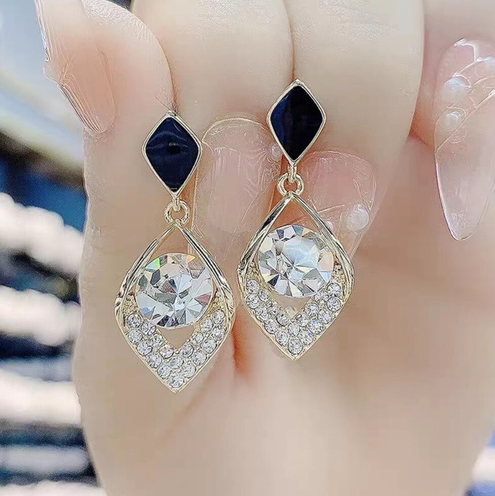 Earrings Retro Temperament Europe and America 2020 New High-quality Purple Earrings Female Exquisite Niche Fashion Stud Earrings